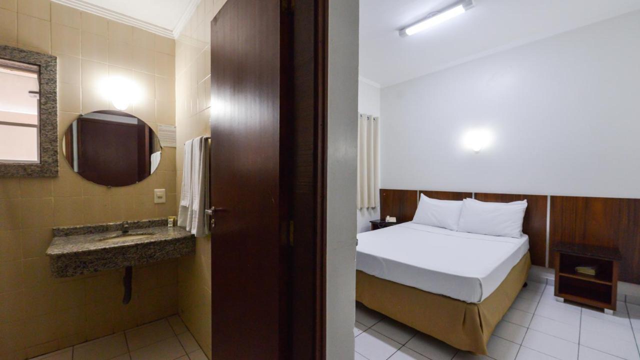 Araucaria Hotel Business - Maringá Bagian luar foto