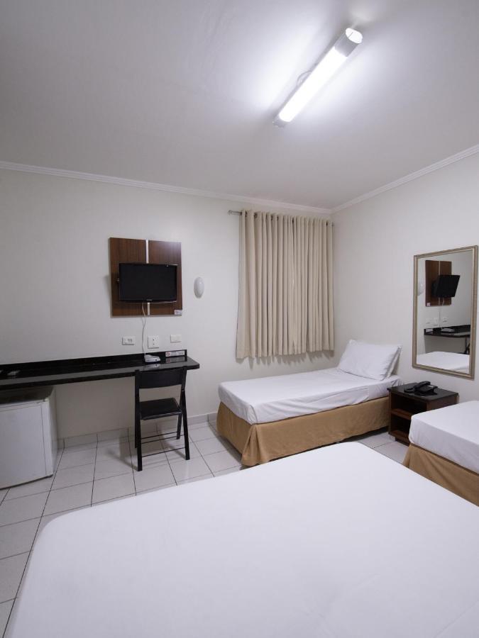 Araucaria Hotel Business - Maringá Bagian luar foto