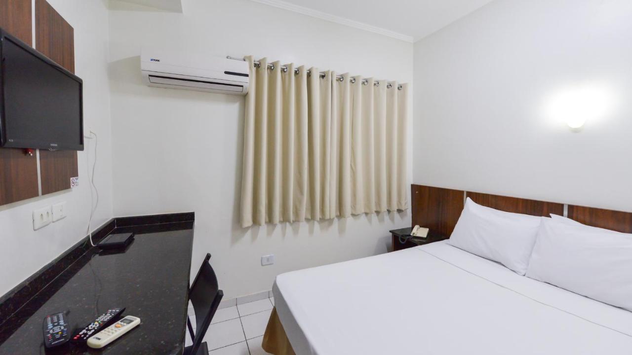 Araucaria Hotel Business - Maringá Bagian luar foto
